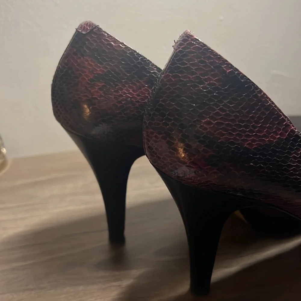 NINE WEST - Picture 7 of 8
